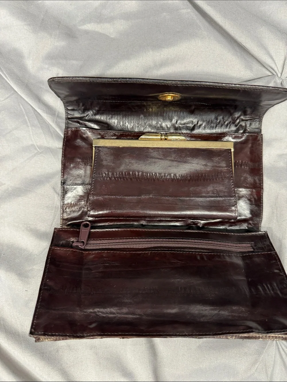 N/A sleek leather